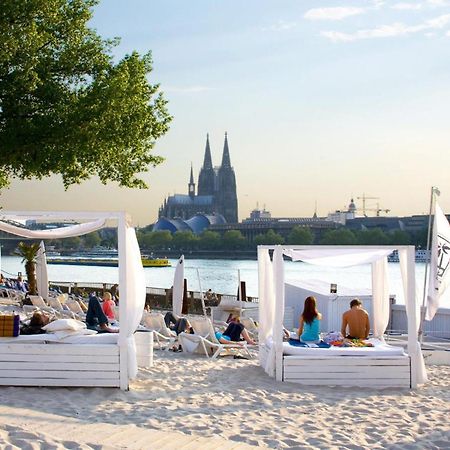 Sunset - Du, Deine Truppe Und Eine Einzigartige Stadt - Köln Exteriör bild